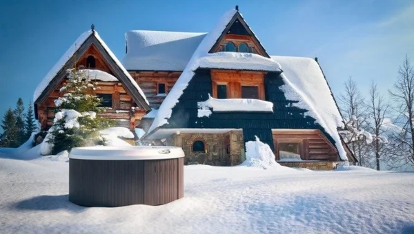 Troubleshooting Common Hot Tub Issues in Winter