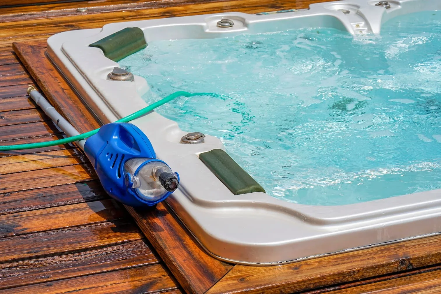 How to Properly Maintain Hot Tub During the Alabama Fall