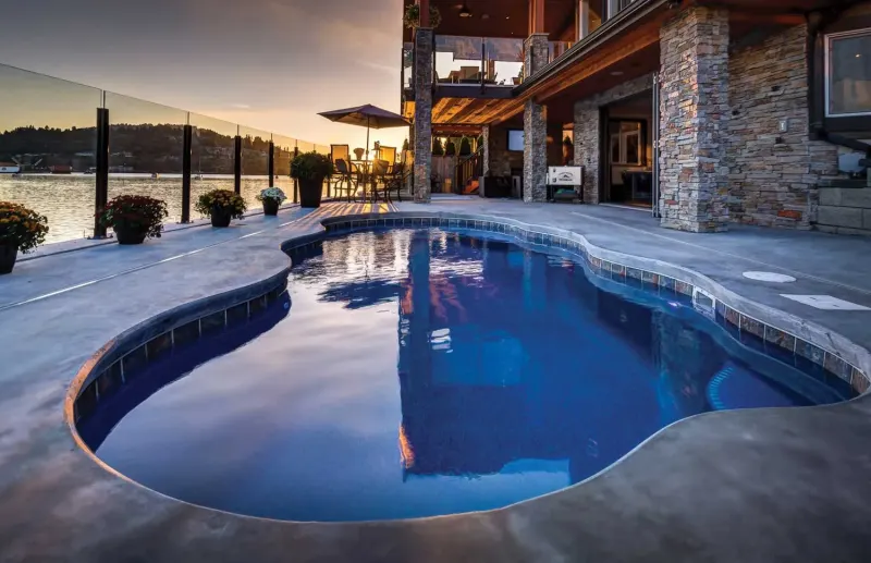 Latham Aruba fiberglass pool