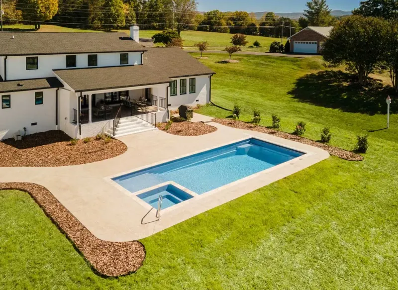 Latham Astoria 12 fiberglass pool