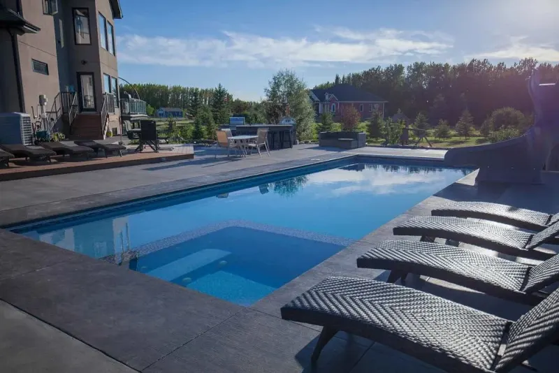 Latham Astoria 16 fiberglass pool