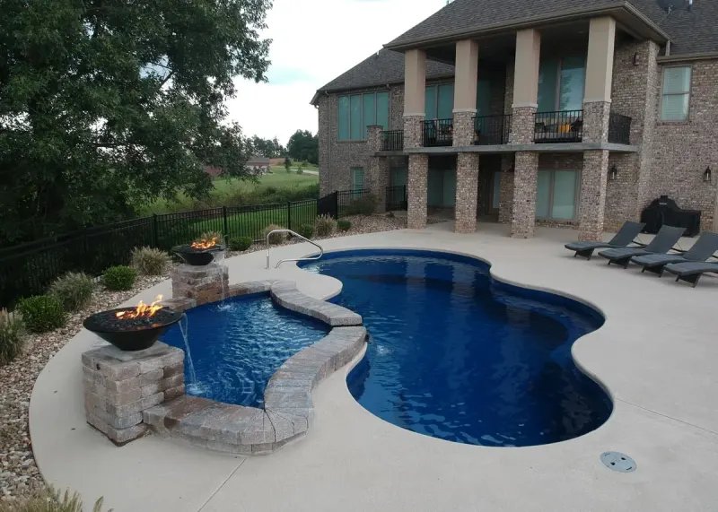Latham Axiom 14 fiberglass pool – photo 3