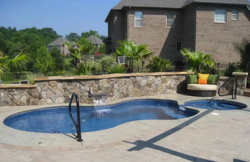 Latham Axiom 14 Deluxe fiberglass pool – photo 3