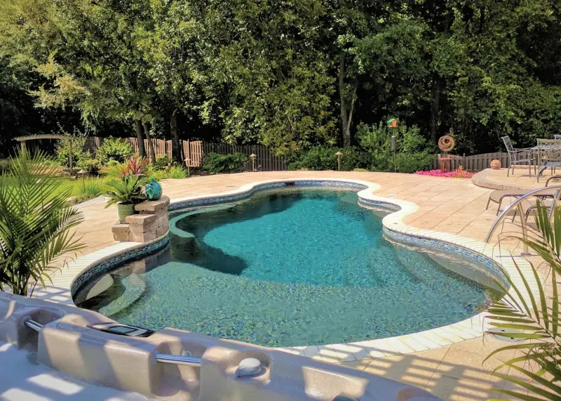 Latham Axiom 16 fiberglass pool