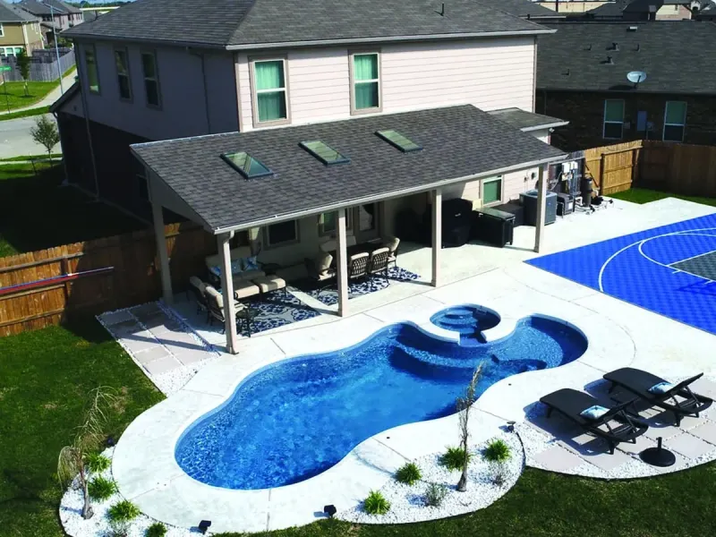 Latham Bermuda 14 Deluxe fiberglass pool
