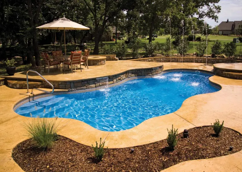 Latham Bermuda 16.35 fiberglass pool
