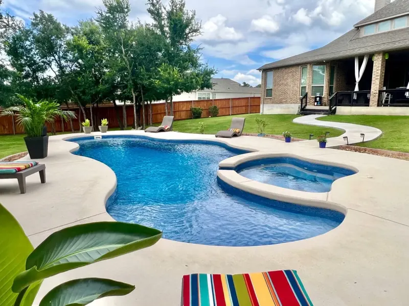 Latham Bermuda 16.35 Deluxe fiberglass pool – photo 3