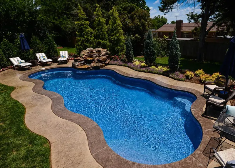 Latham Bermuda 16.40 fiberglass pool