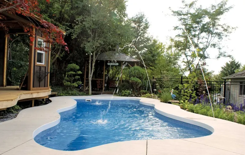 Latham Cape Cod 12 fiberglass pool – photo 3