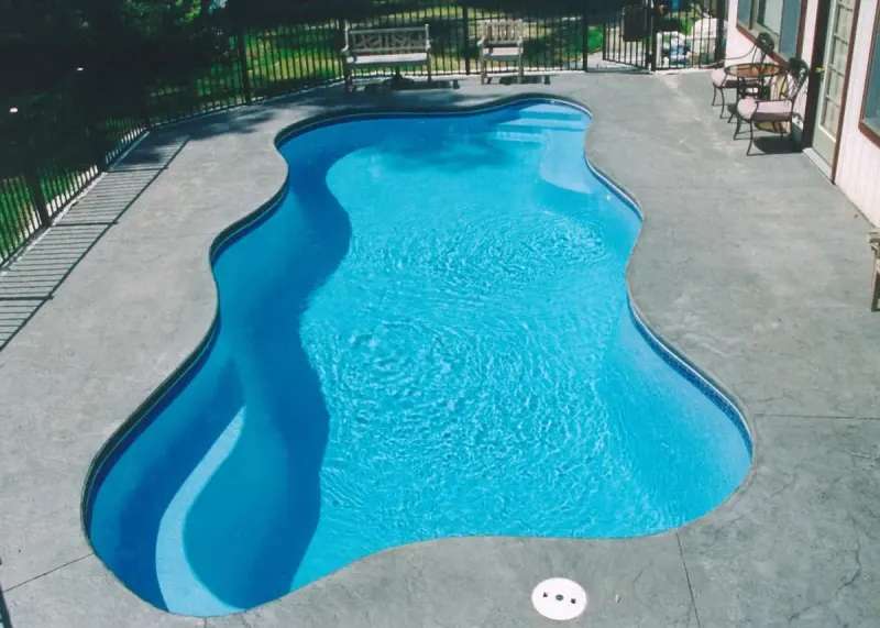 Latham Cape Cod 14 fiberglass pool – photo 3