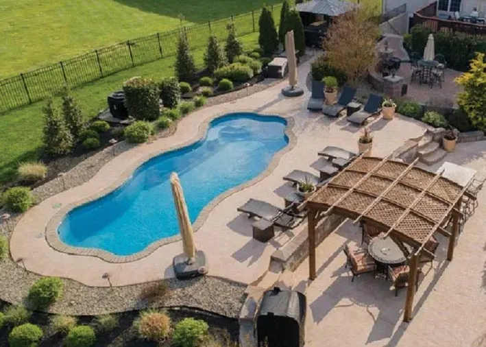 Latham Coronado fiberglass pool