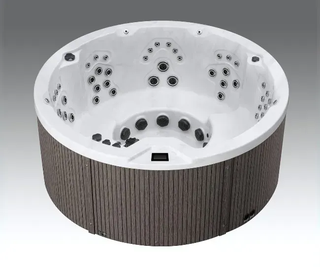 Icelandic Cyclone 3 hot tub – photo 1