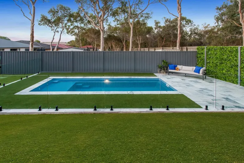 Latham Enchantment 9.17 fiberglass pool – photo 3