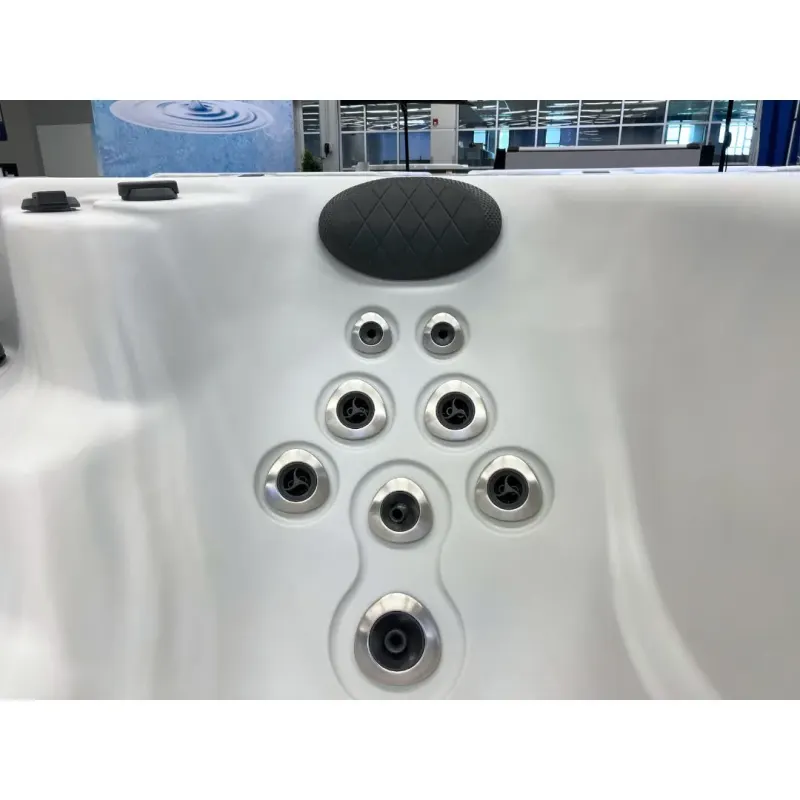 Harmonic H157L hot tub – photo 4