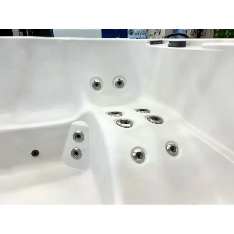 Harmonic H166L hot tub – photo 3