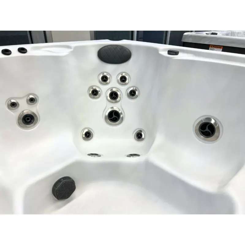 Harmonic H166L hot tub – photo 4