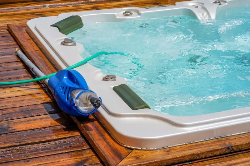 How to Properly Maintain Hot Tub During the Alabama Fall