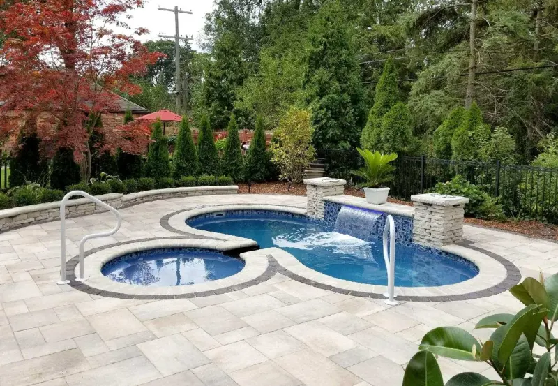 Latham Jamaica 10 fiberglass pool