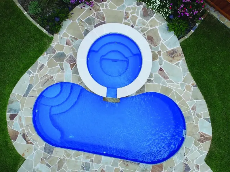 Latham Jamaica 10 fiberglass pool – photo 2