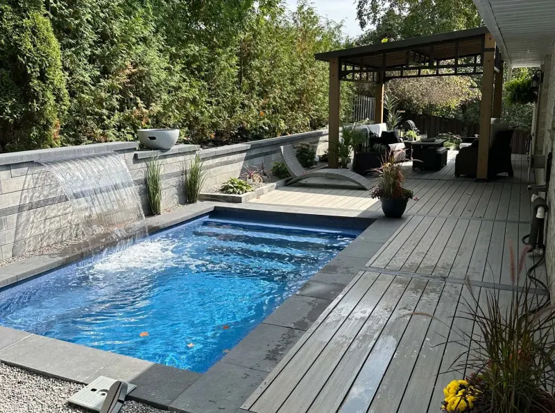 Milan 10.16 Fiberglass Plunge Pool in Crystite Classic Ocean Blue