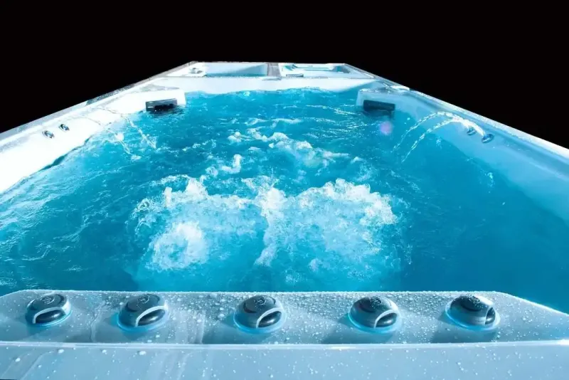 Icelandic The Triathlon hot tub – photo 12