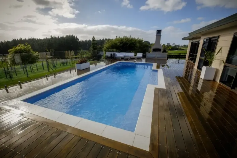 Latham Tuscan 14.27 fiberglass pool