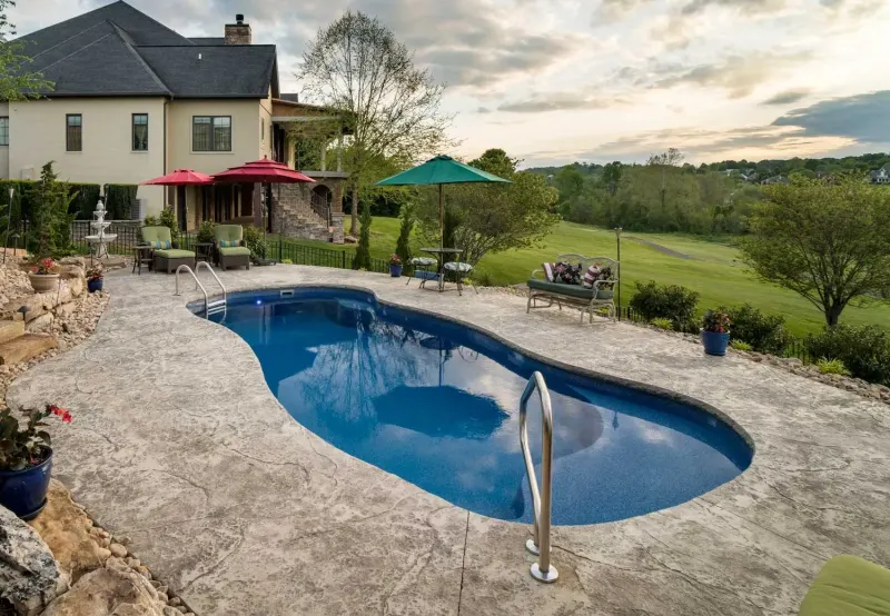 Latham Vista Isle fiberglass pool – photo 3